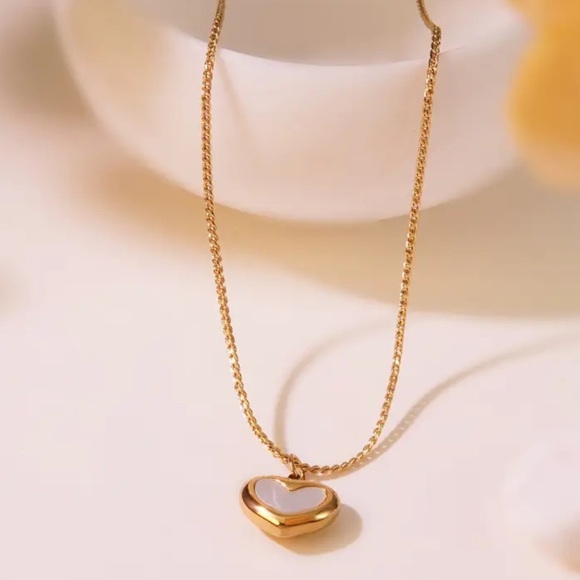 Simple Elegant Shell Inlay, Heart & Round Bead 304 Stainless Steel Necklace - Picture 5 of 7